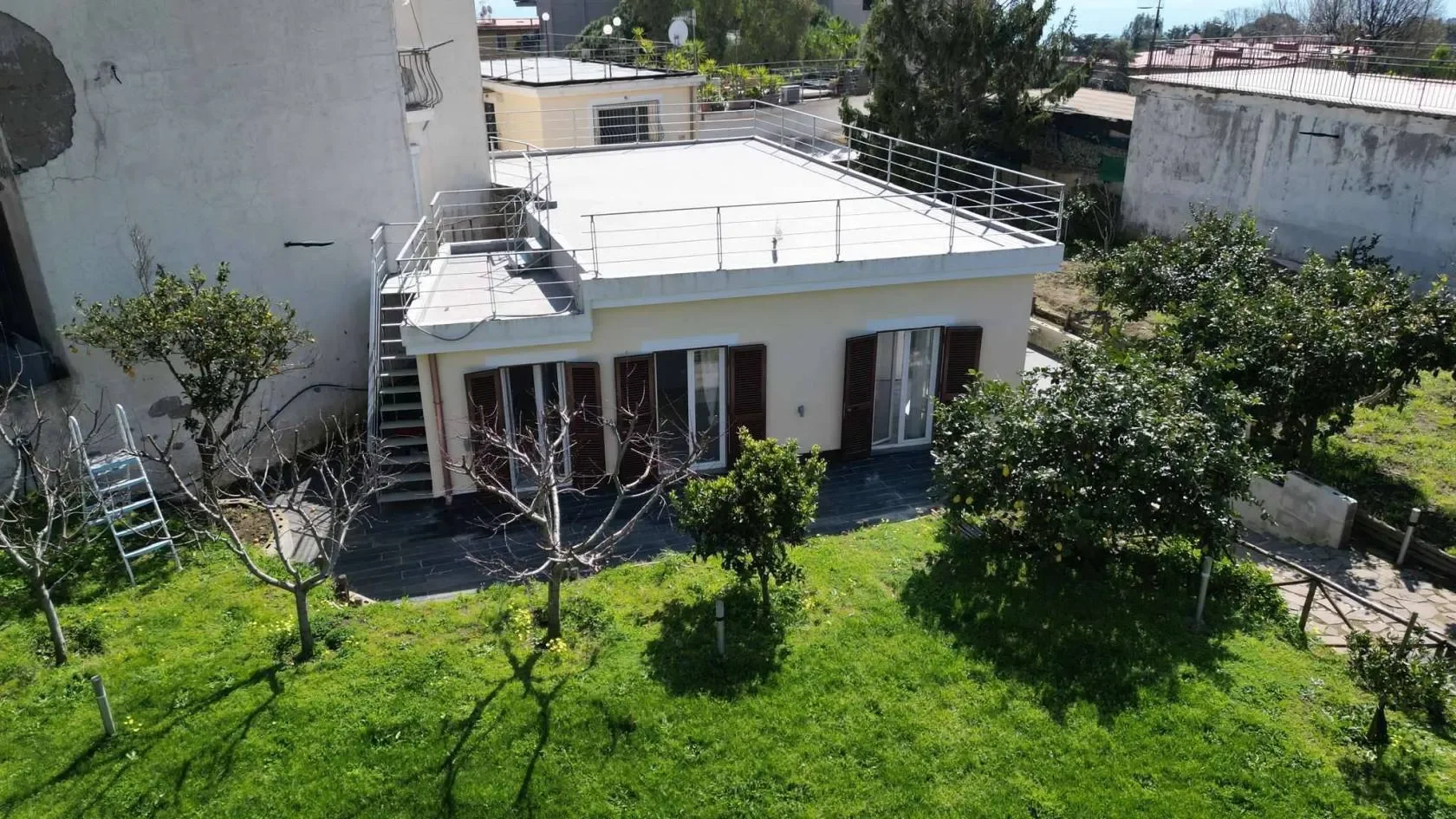 Exterior photo 10