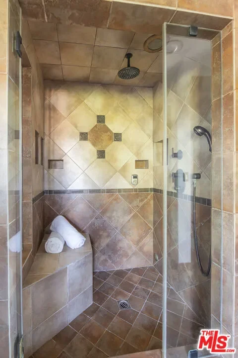 2125 Kew Drive, Los Angeles, California, United States. - Photo 9