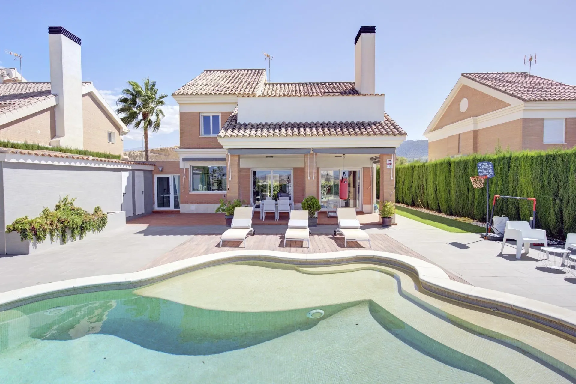 Exterior photo 11