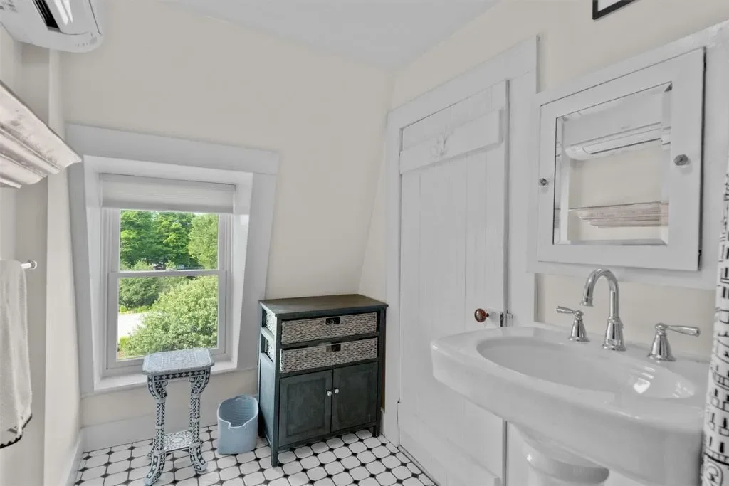 Gallery photo 3