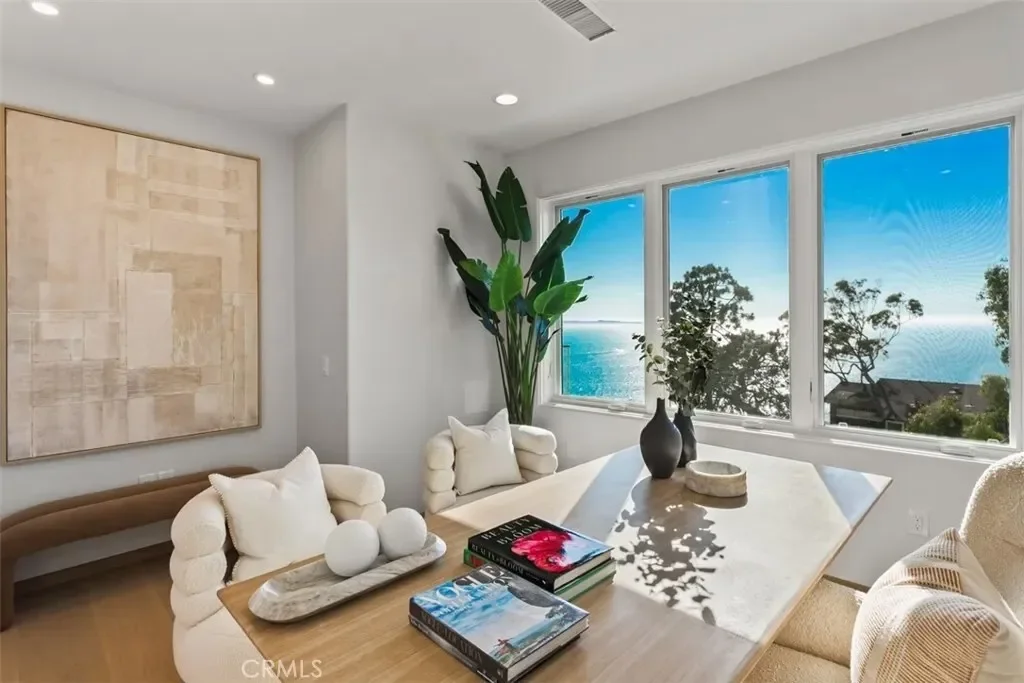 31 N Vista De Catalina, Laguna Beach, California, United States. - Photo 2