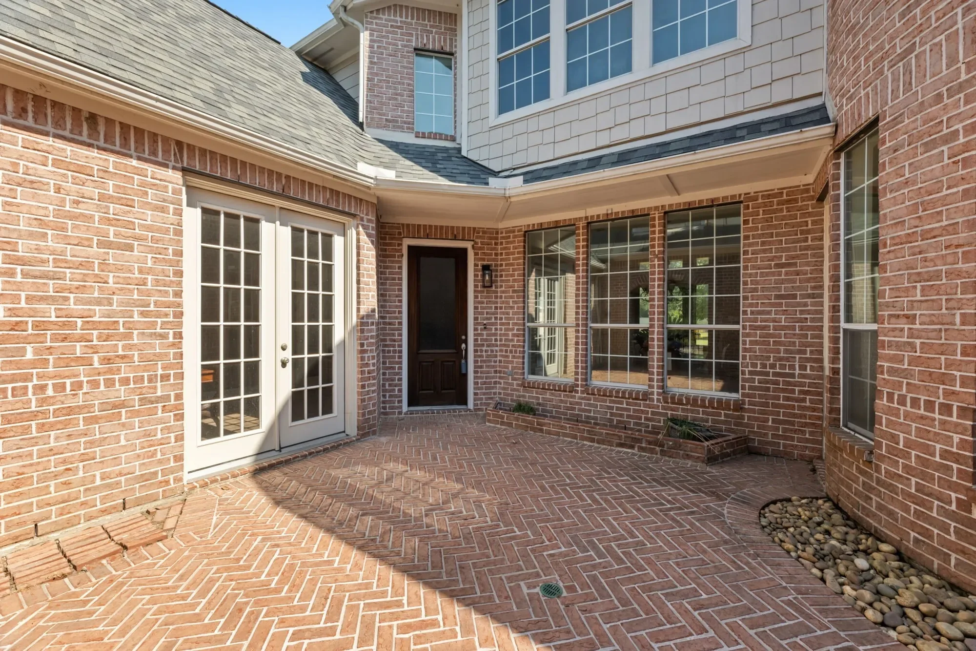 Exterior photo 7
