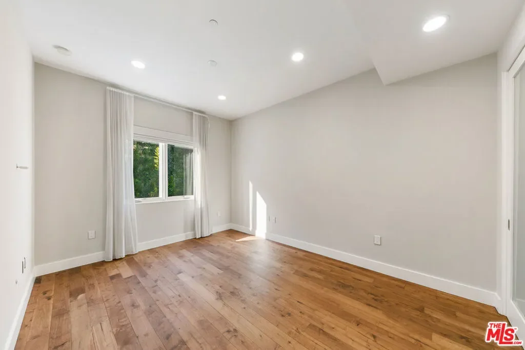 22065 Pacific Coast Highway 7, Malibu, California, United States. - Photo 3
