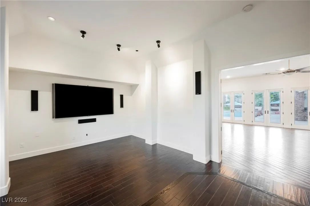 5101 Mountain Foliage Drive, Las Vegas, Nevada, United States. - Photo 10