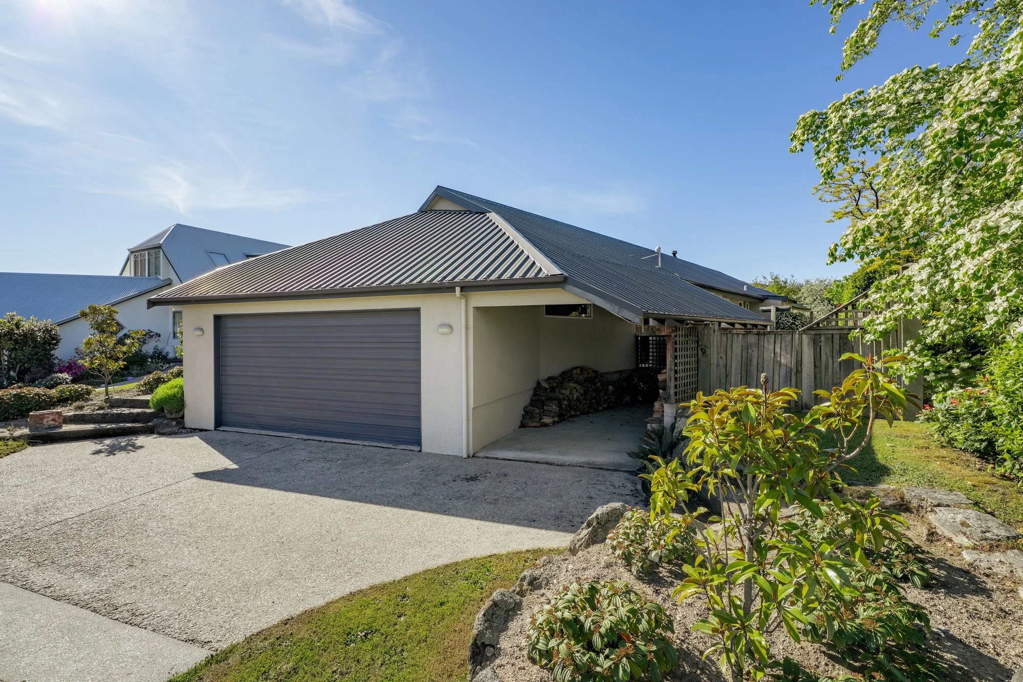 Exterior photo 9