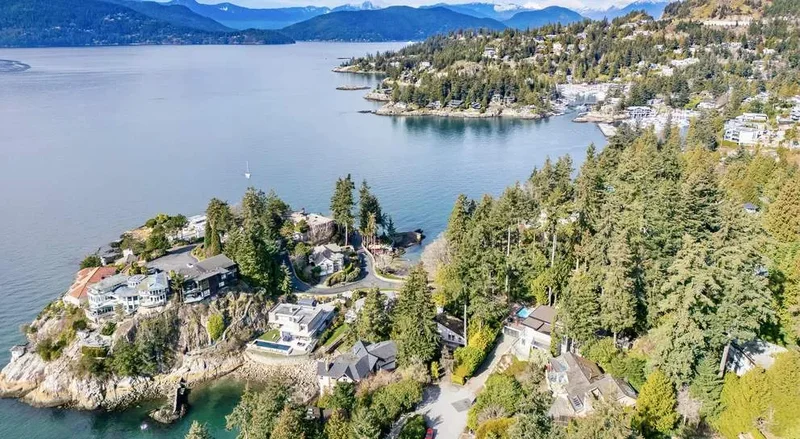 5295 Gulf Pl, West Vancouver, BC V7W 2V9, Canada, West Vancouver, British Columbia, Canada. - Photo 26