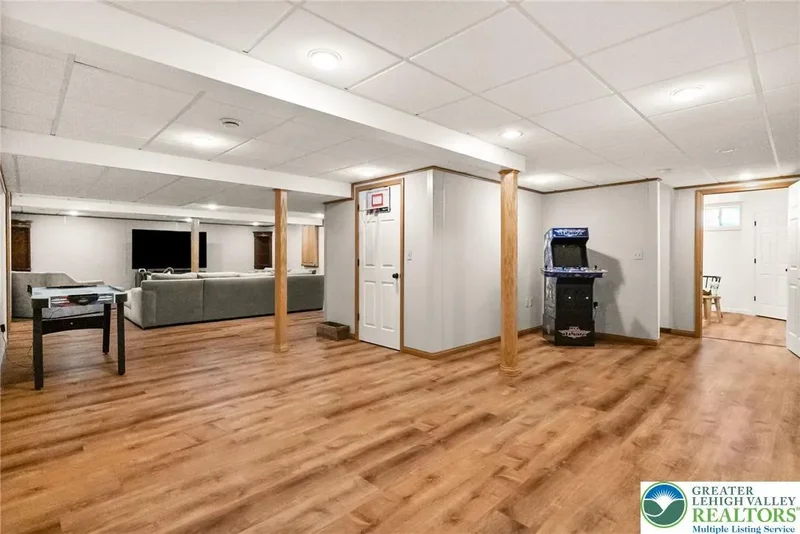 4490 Canterbury Drive, Emmaus Boro, PA 18049, Emmaus, Pennsylvania, United States. - Photo 63