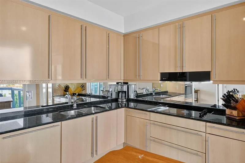 1000 S Pointe Dr 703, Miami Beach, Florida, United States. - Photo 16