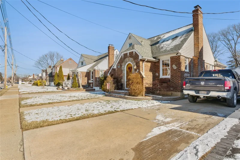 15 N Oceanside Road, Rockville Centre, New York, United States. - Photo 40