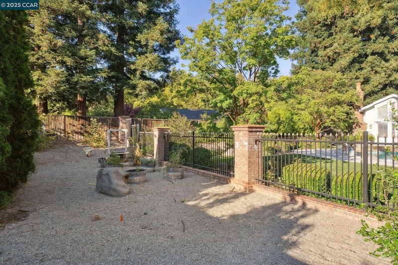2031 Scarlet Oak Pl, Danville, California, United States. - Photo 9