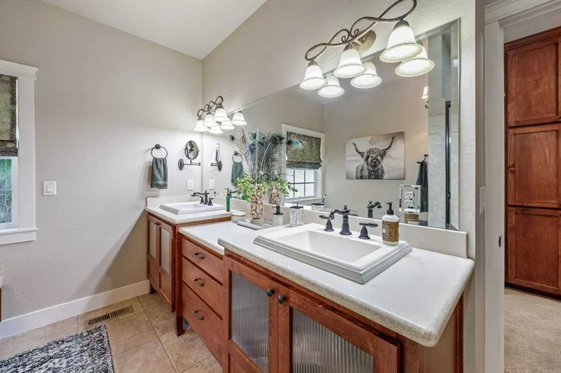210 Bellerive Drive , Eagle Point, OR 97524, Eagle Point, Oregon, United States. - Photo 34