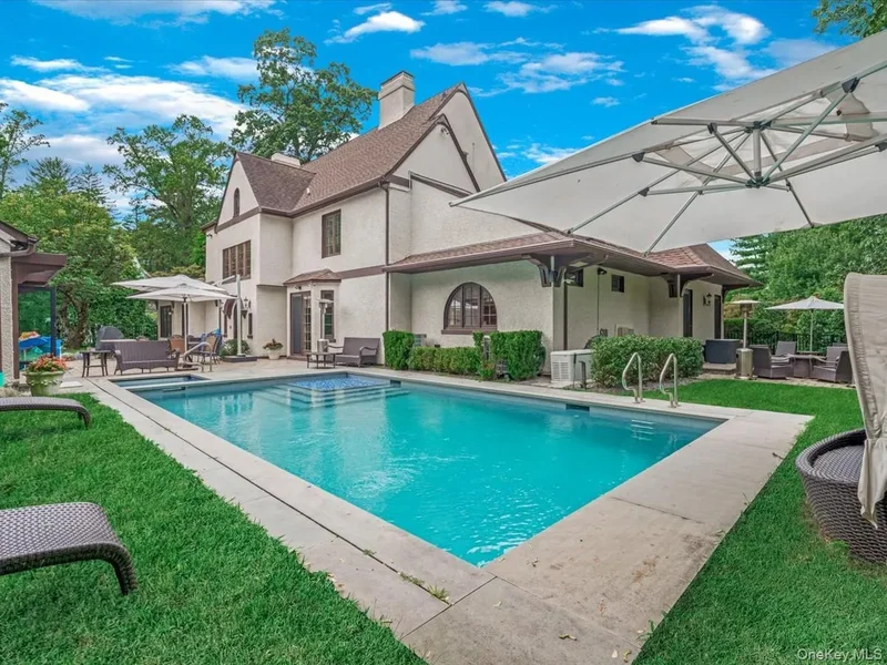 14 Magnolia Drive, Great Neck, NY 11021, Great Neck, New York, United States. - Photo 13