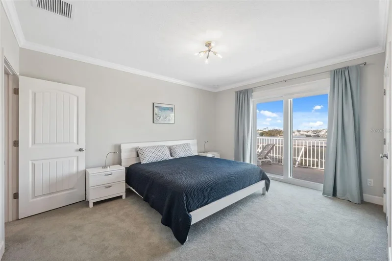 727 KEY ROYALE DRIVE, Holmes Beach, Florida, United States. - Photo 36
