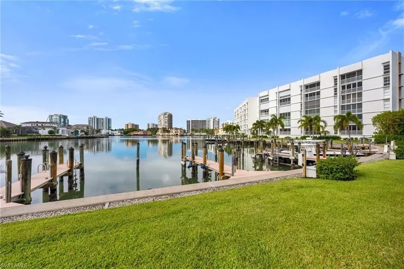 400 Park Shore DR #302, Naples, Florida, United States. - Photo 4