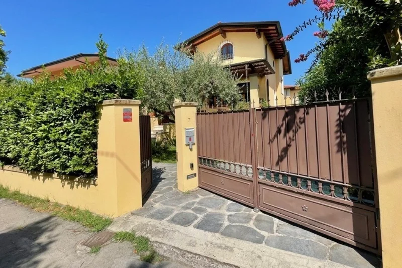 Villa for sale in Pietrasanta - Marina Di Pietrasanta - Ref: 1503G