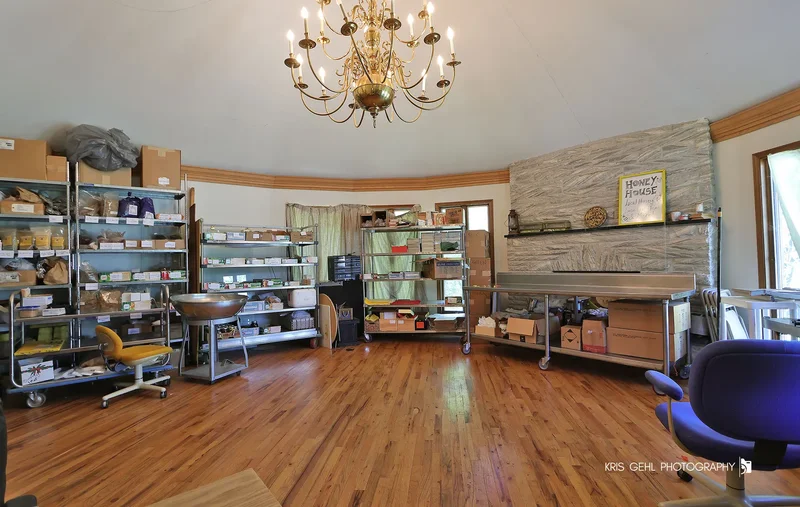 91 S Milwaukee Avenue, Vernon Hills, Illinois, United States. - Photo 15