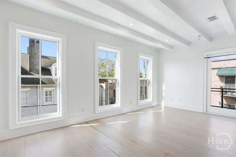 407 E McDonough Street, Savannah, Georgia, United States. - Photo 19
