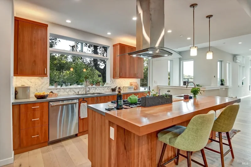 615 Oak Manor Drive, Fairfax, California, United States. - Photo 12