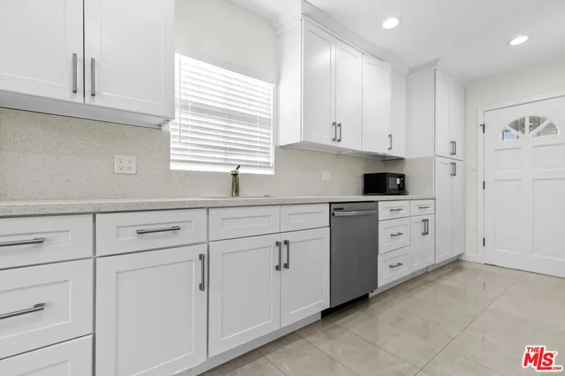 13691 Kelowna Street, Los Angeles, California, United States. - Photo 13