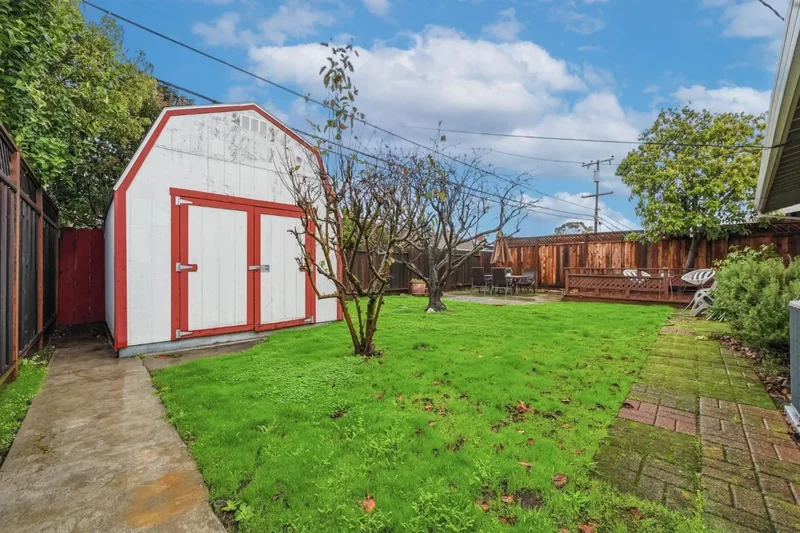 2427 Holland Street, San Mateo, California, United States. - Photo 32