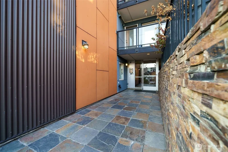 120 NW 39th Street 407, Seattle, Washington, United States. - Photo 30