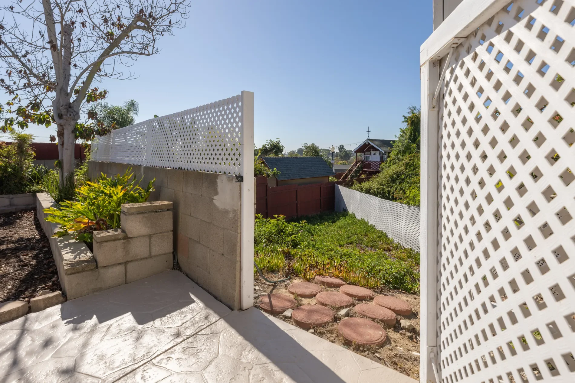 Exterior photo 9