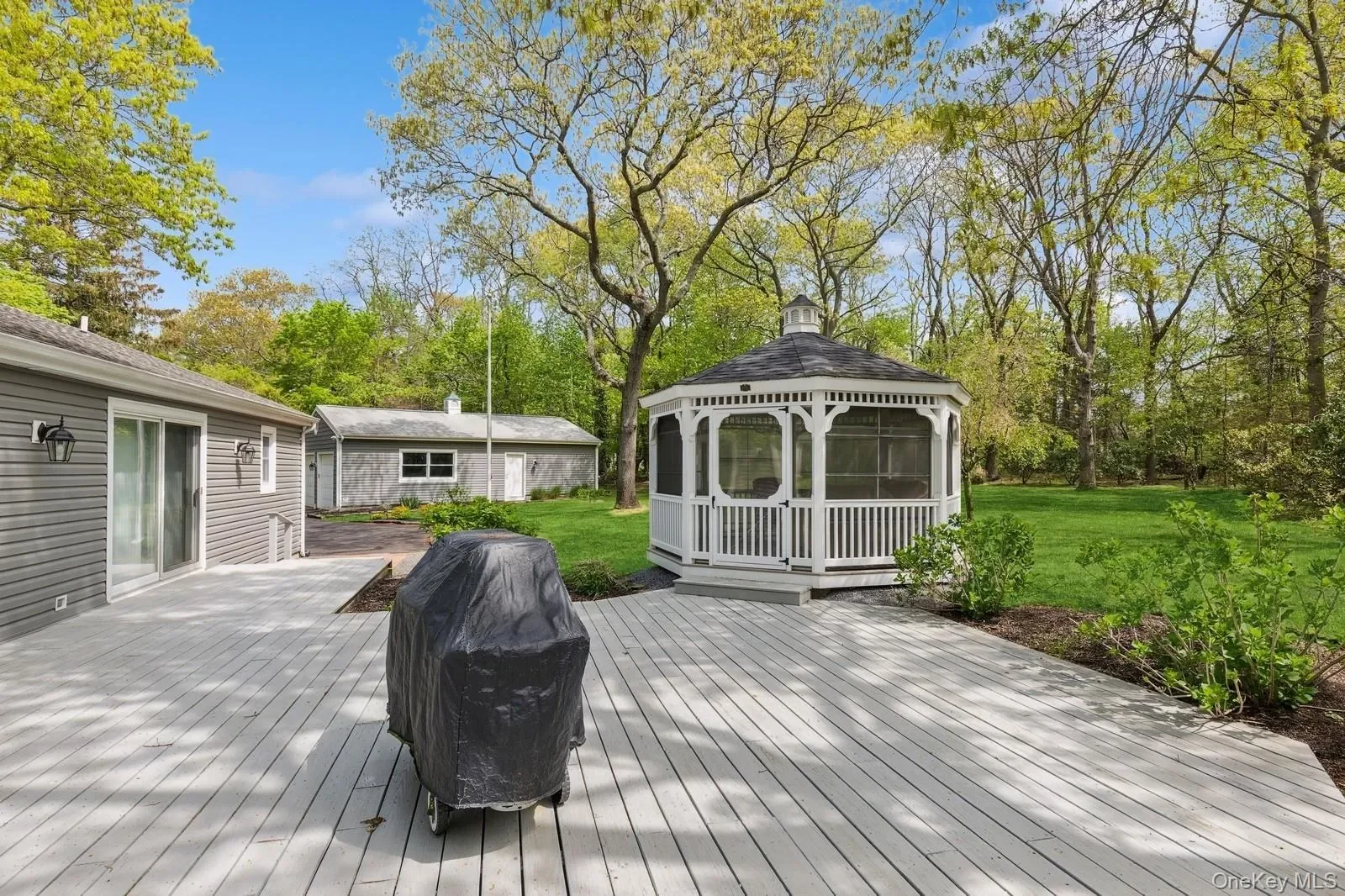258 Church Lane, Aquebogue, New York, United States. - Photo 32