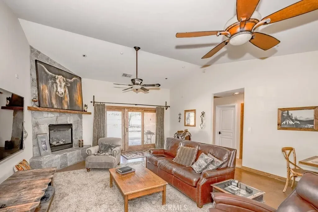 34554 Koontz Road, Santa Clarita, California, United States. - Photo 3