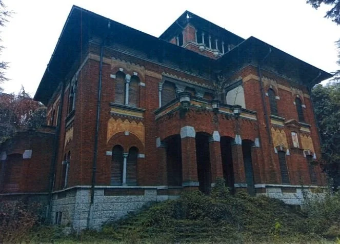 Exterior photo 2