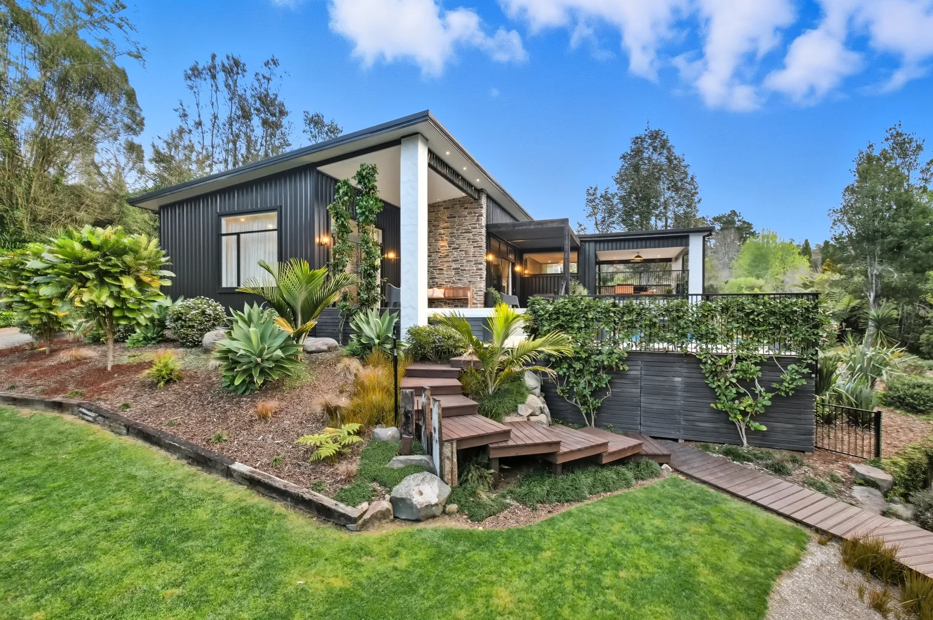 Exterior photo 12