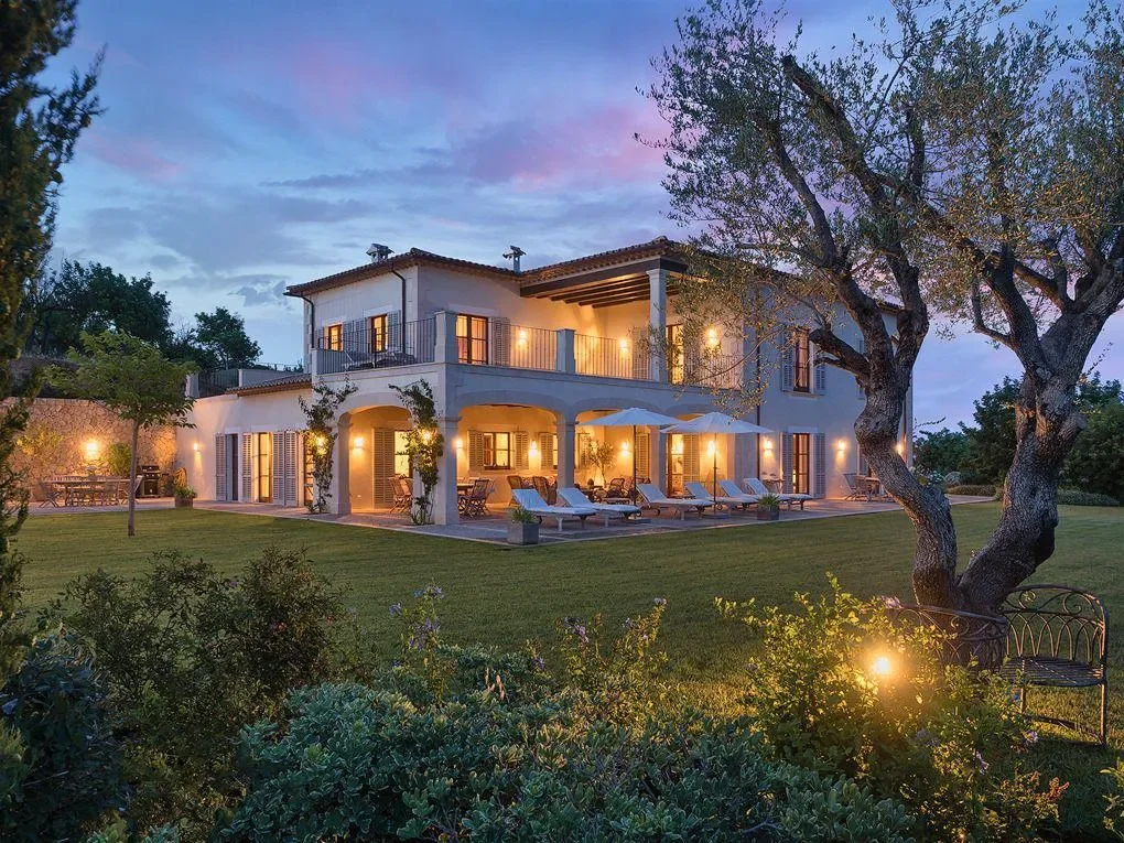Exterior photo 6