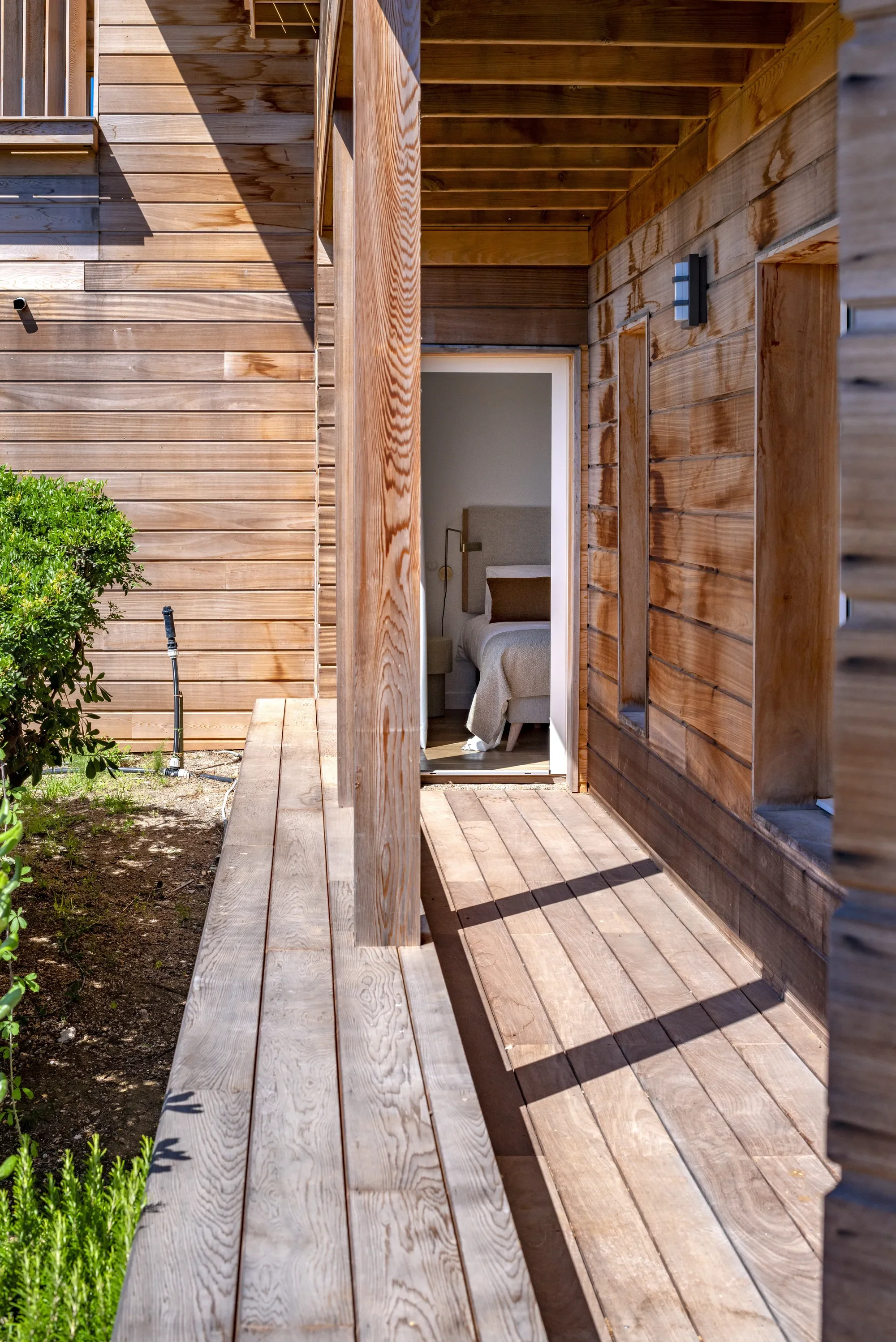 Exterior photo 4