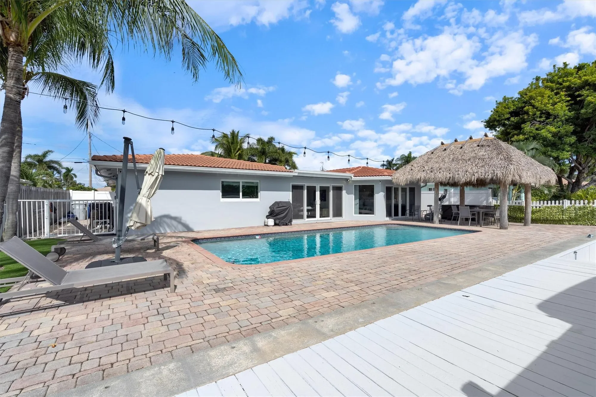 370 SE 3rd Ct, Pompano Beach, Florida, United States. - Photo 24