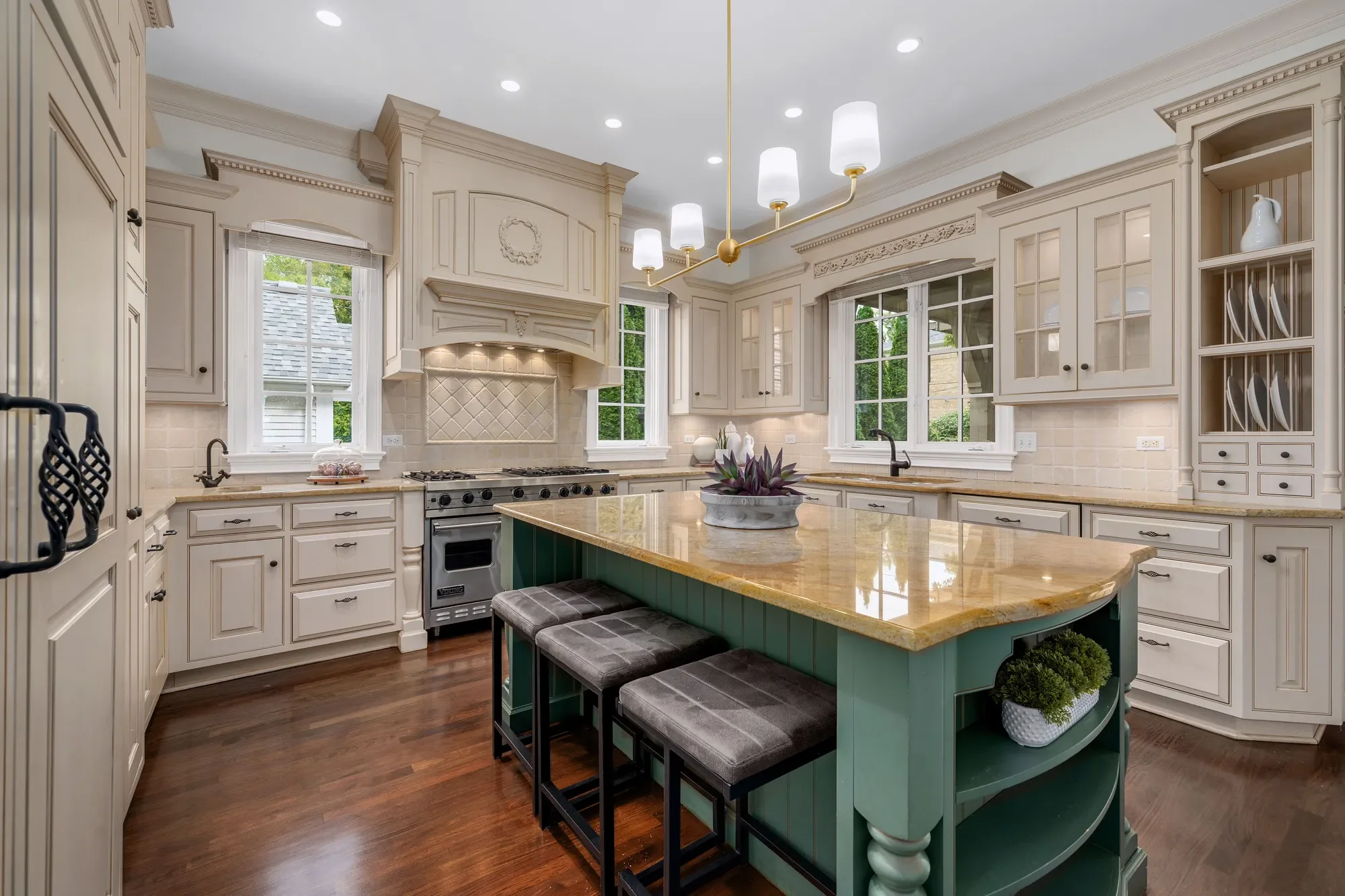 210 W Hickory Street , Hinsdale, IL 60521, Hinsdale, Illinois, United States. - Photo 15