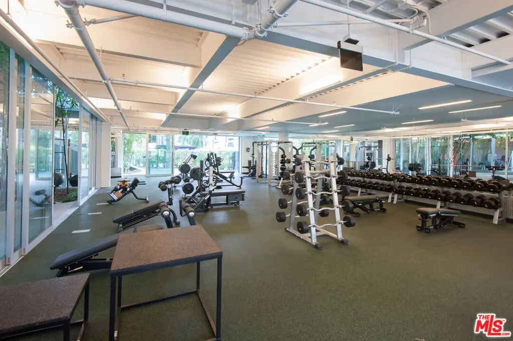 12920 Runway Road 360, Los Angeles, California, United States. - Photo 22