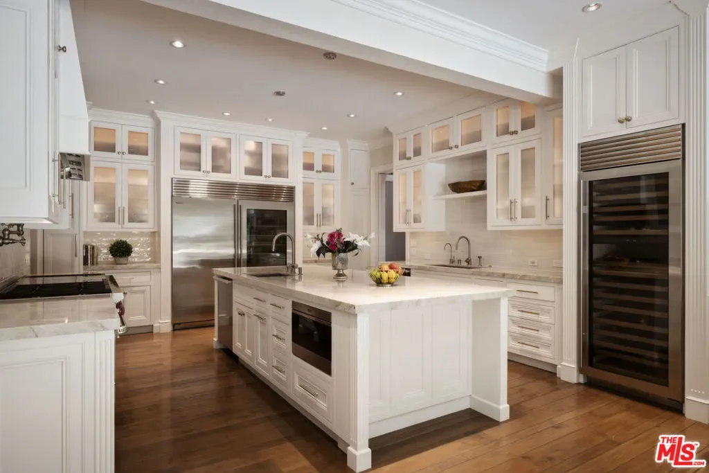 1160 Chantilly Road, Los Angeles, California, United States. - Photo 16