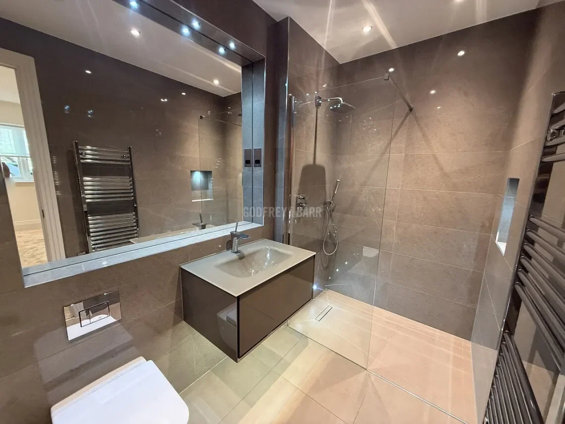 Collingham House, Mill Hill Place Mill Hill NW7, London, England, United Kingdom. - Photo 3
