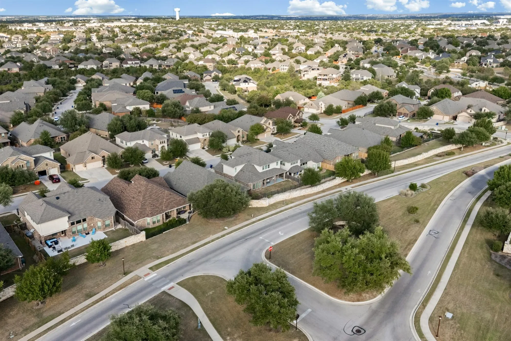 2216 Lookout Knoll DR, Leander, Texas, United States. - Photo 33