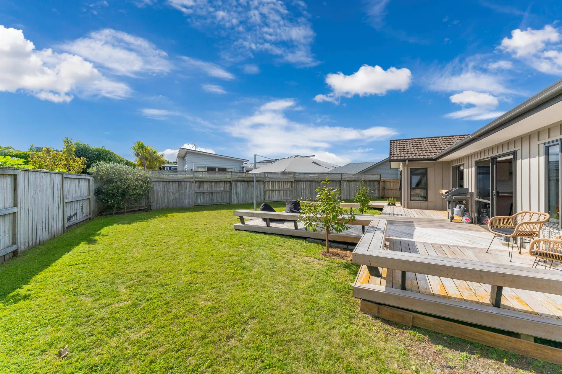 Exterior photo 7