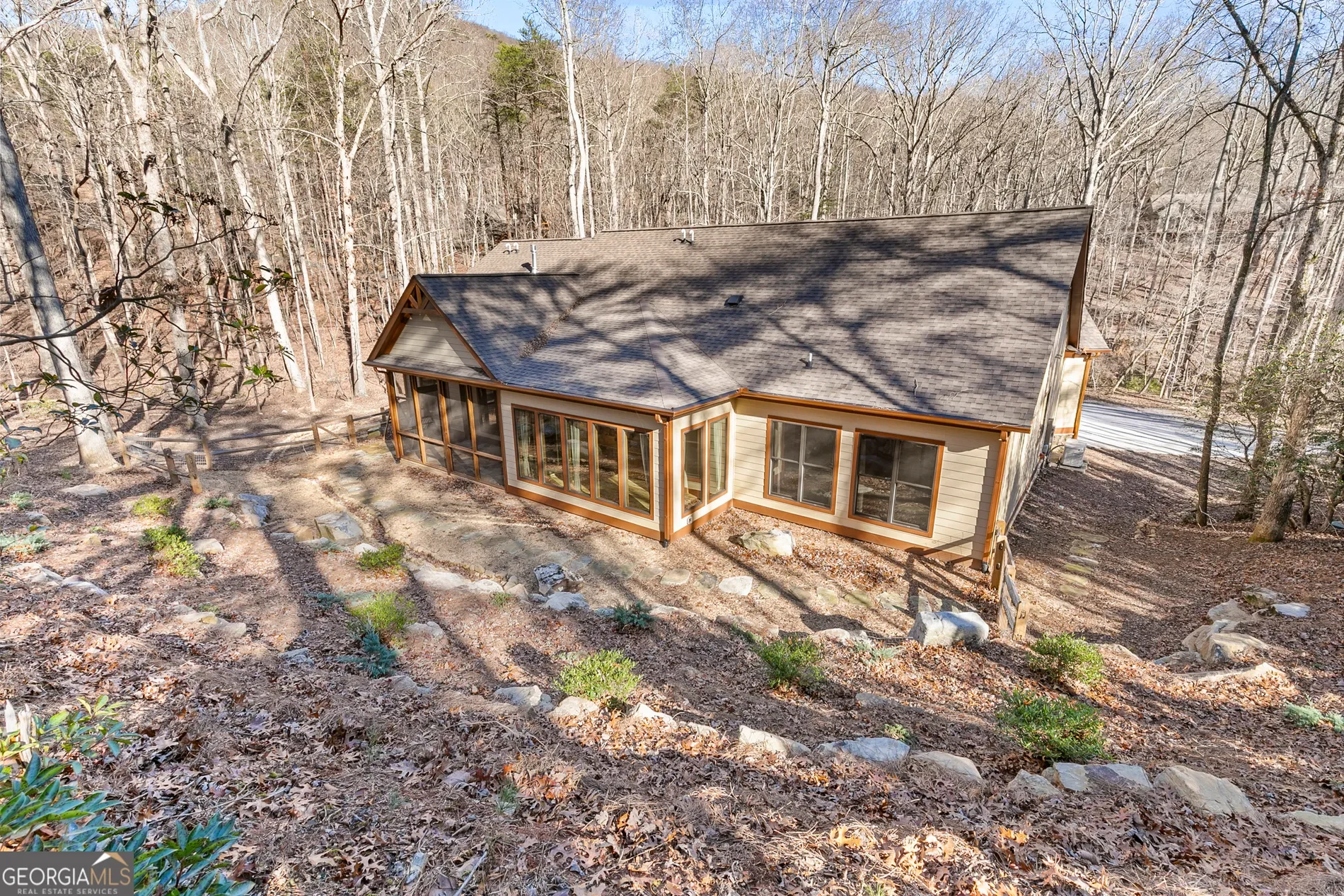 Exterior photo 9