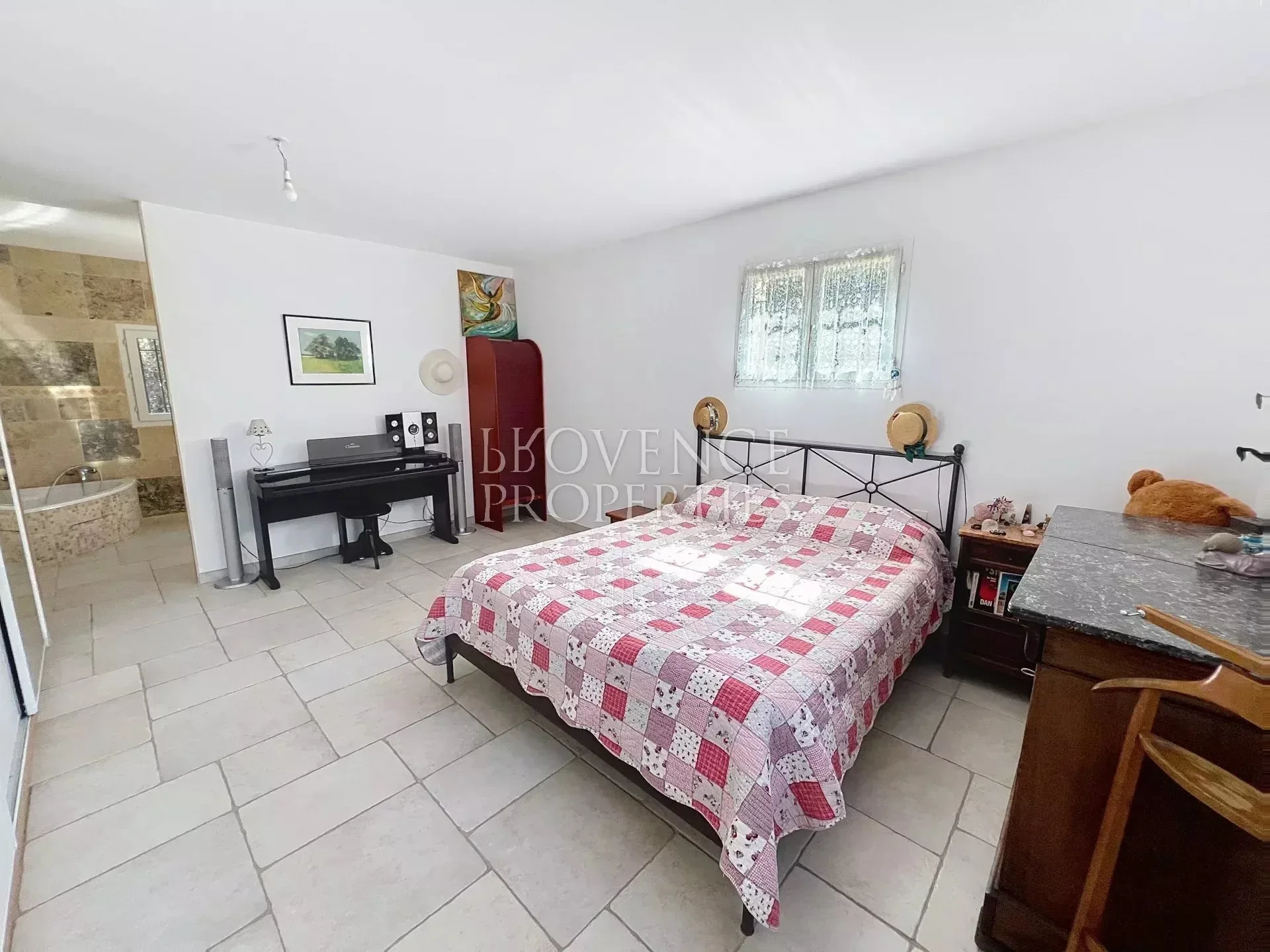 Gallery photo 2