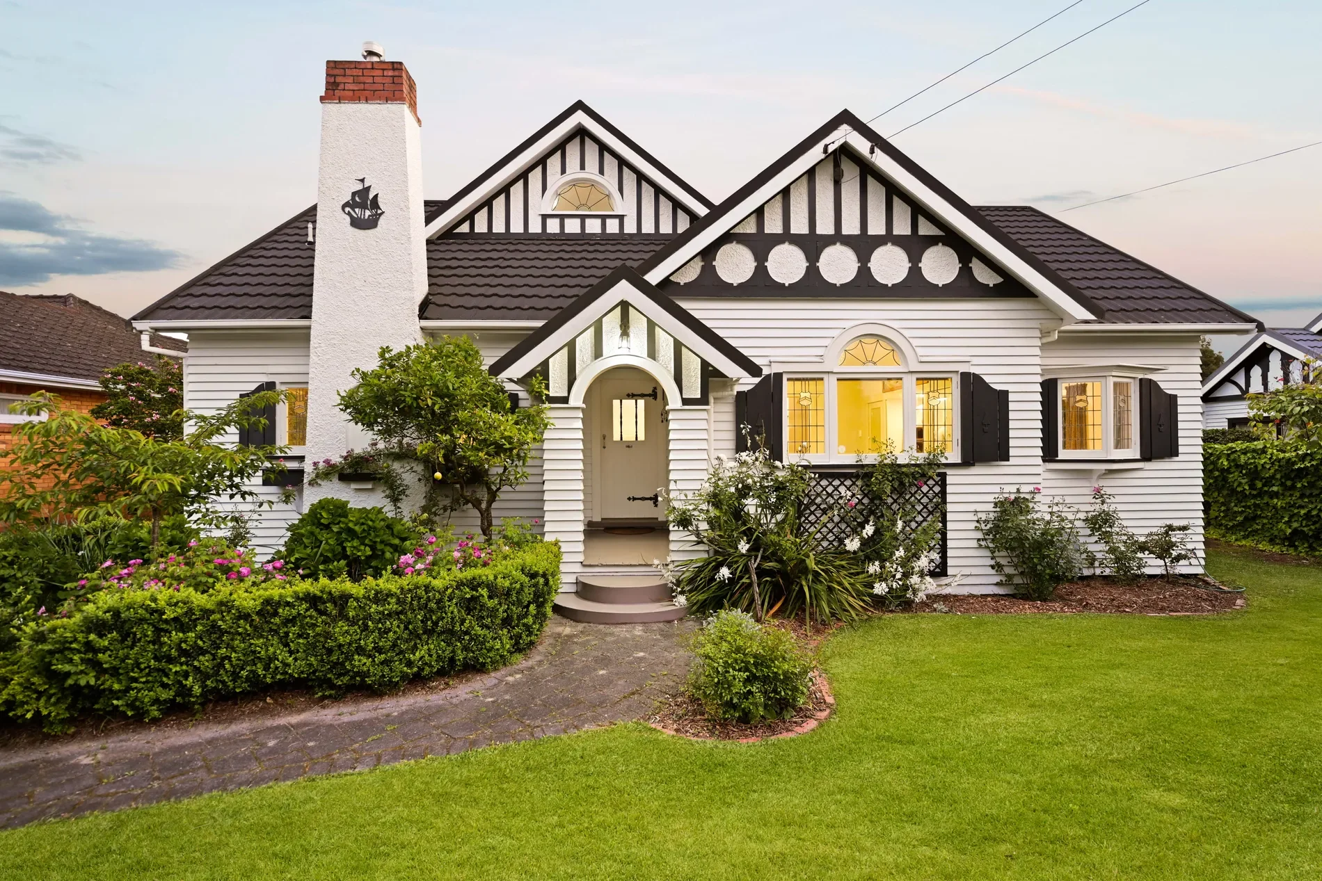 Exterior photo 2