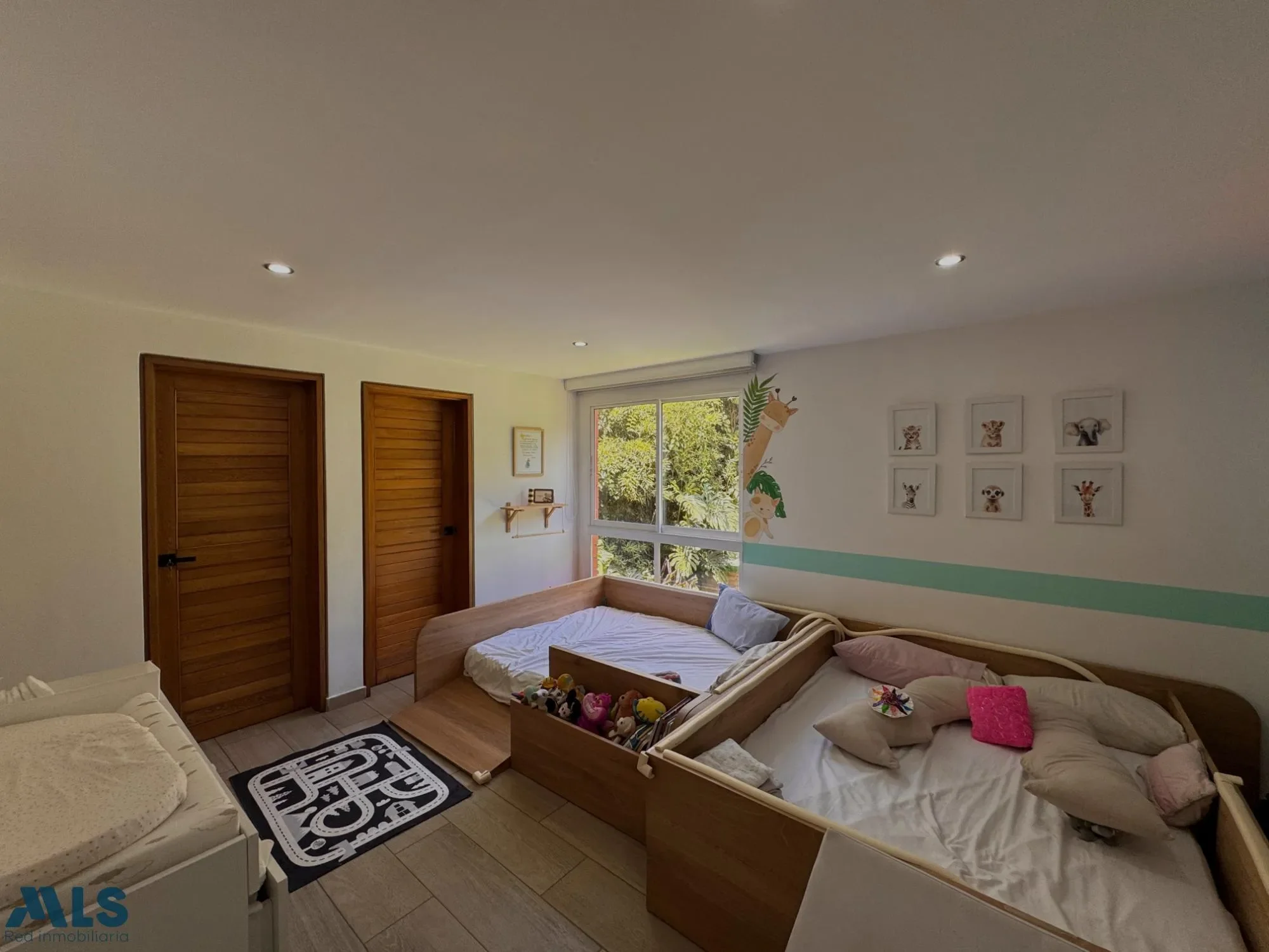 Gallery photo 10