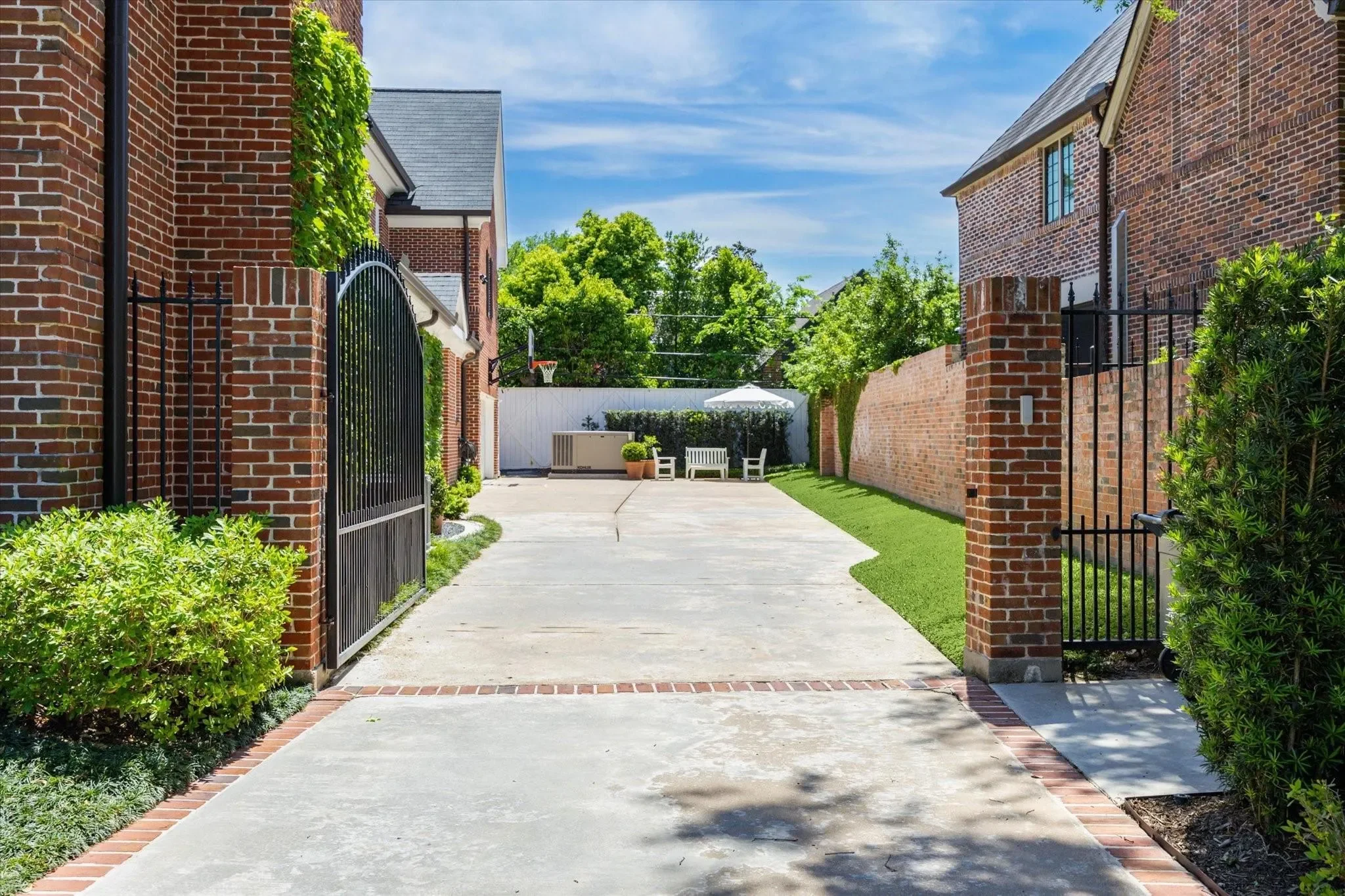 2413 Brentwood Drive, Houston, Texas, United States. - Photo 41
