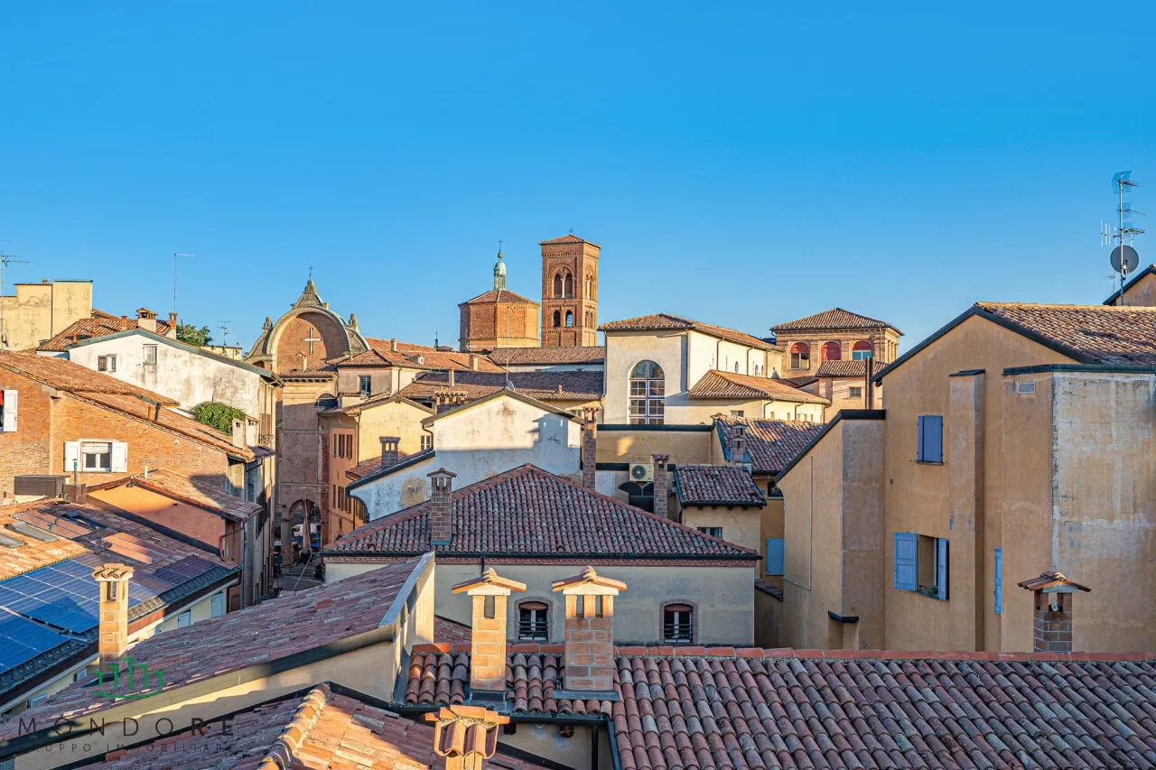 Via Castiglione, Bologna, Emilia-Romagna, Italy. - Photo 15
