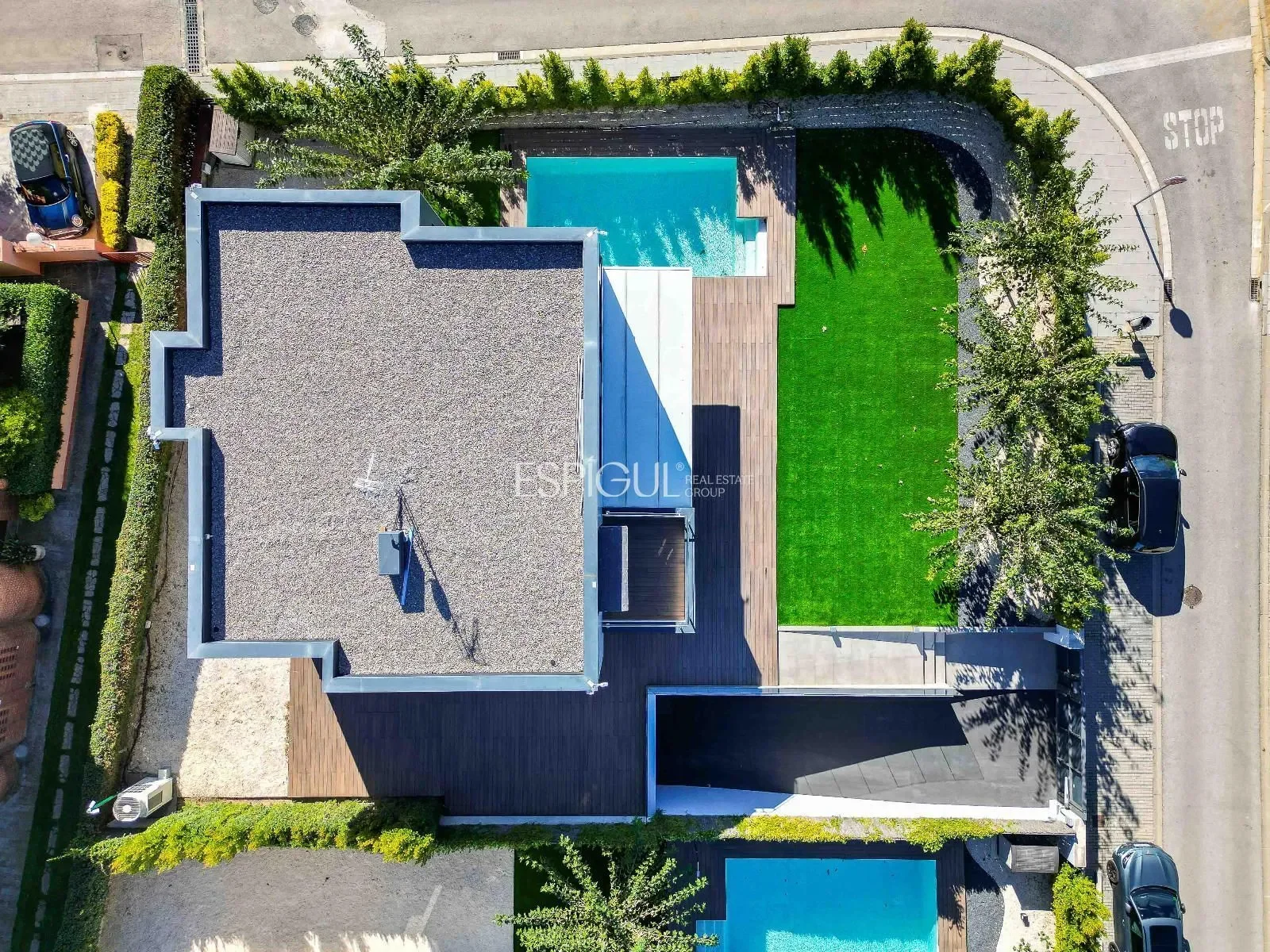Exterior photo 4