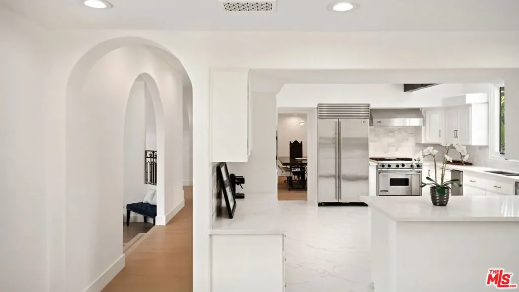 29675 Harvester Road, Malibu, California, United States. - Photo 8