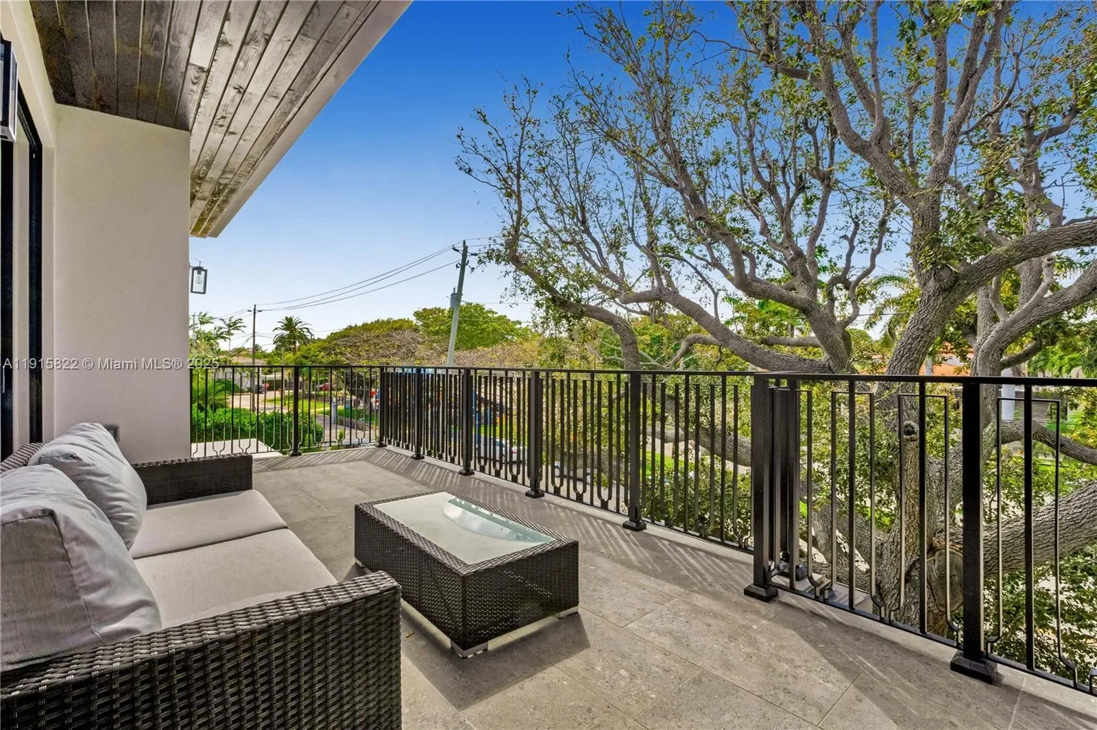 9045 Hawthorne Ave, Bal Harbour, Florida, United States. - Photo 31