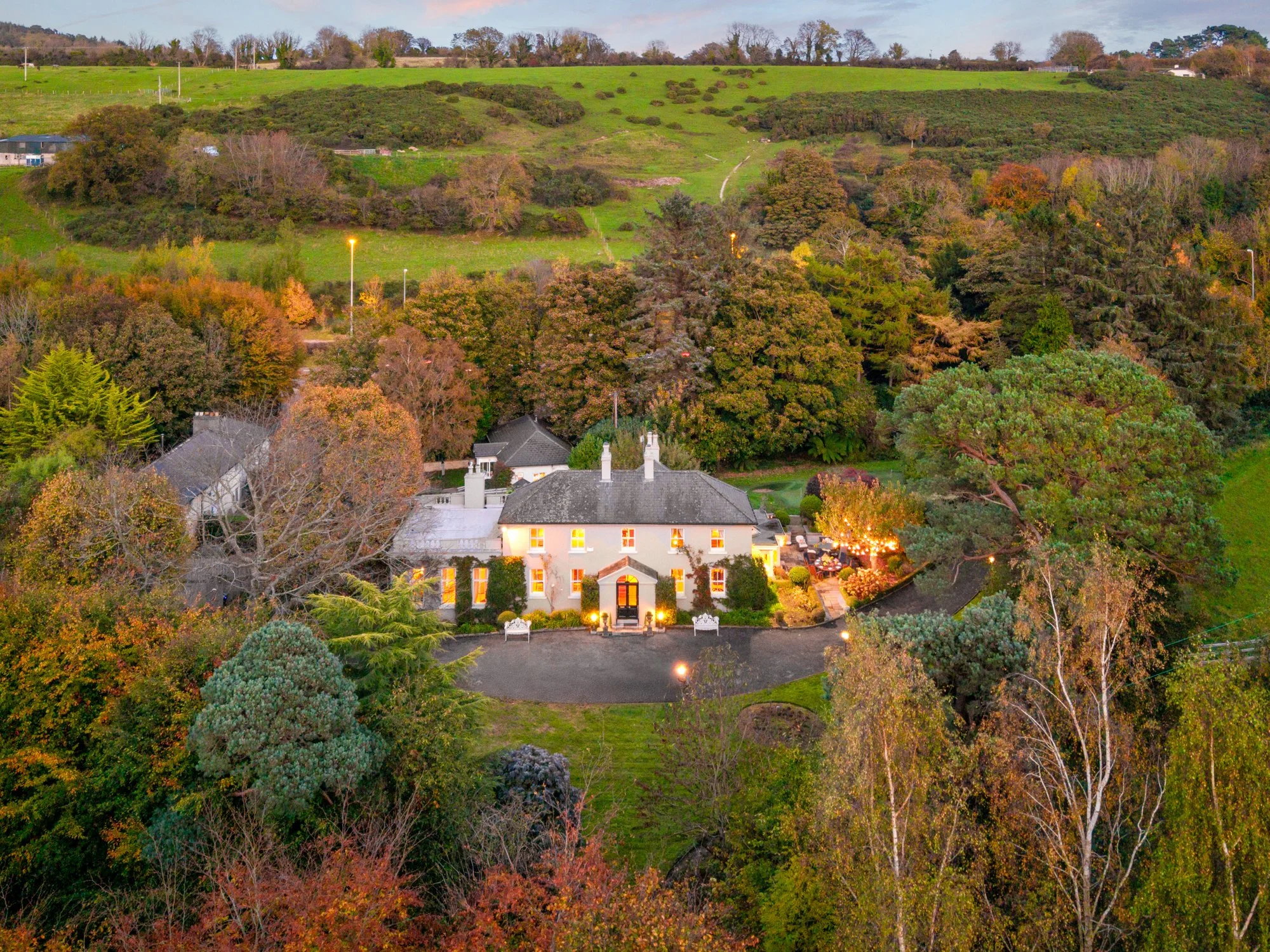 Exterior photo 3