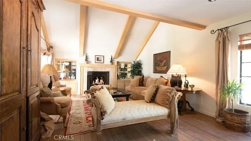5250 Scott Robertson Road, Hidden Hills, California, United States. - Photo 14
